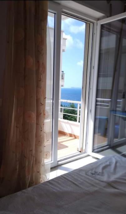 Ami * Vlorë
